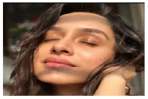 श्रद्धा कपूर ने शेयर की क्यूट तस्वीरें, ऋतिक रोशन कमेंट करने से अपने आप को रोक नहीं पाये।