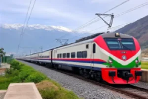 The country's superfast train, Vande Bharat train, will run for Kashmir today.